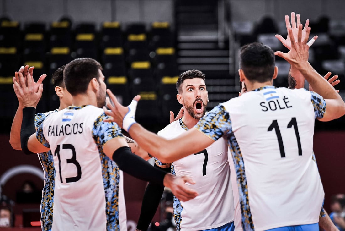 El Seleccionado argentino de vóley se recuperó de la ajustada derrota con Brasil superando a Francia y Conte (7) lo reflejó en sus declaraciones (volleyballworld.com)