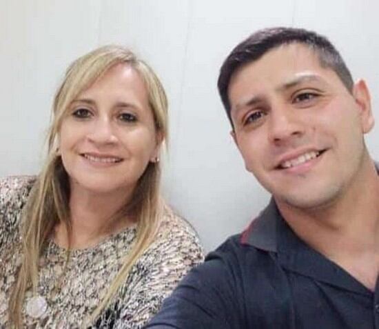 Carina Ledesma con su hijo, Diego Gatica, el policía que fue asesinado en San Luis