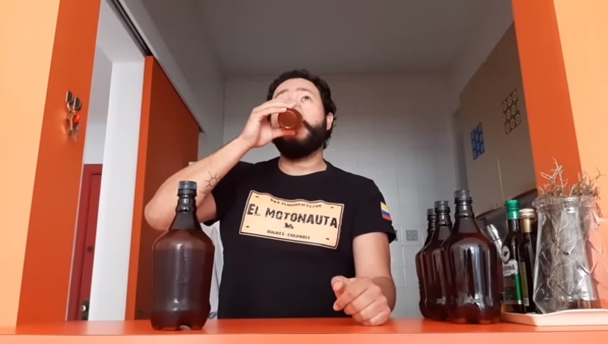 Cómo hacer cerveza artesanal en casa, en 5 minutos y sin equipos especiales: mejor que en un bar