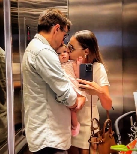 Ana García Moritán junto a Pampita y su papá