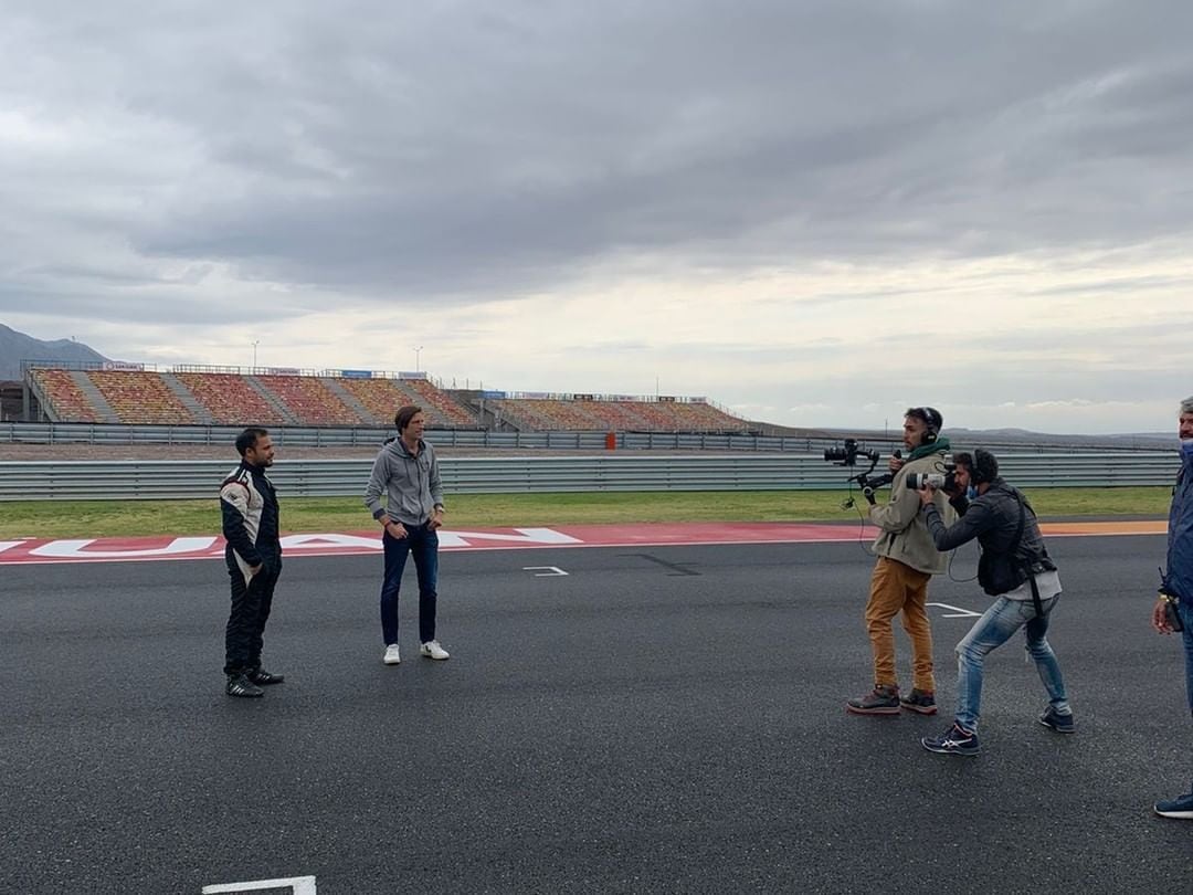 Iván de Pineda grabando "De viaje".