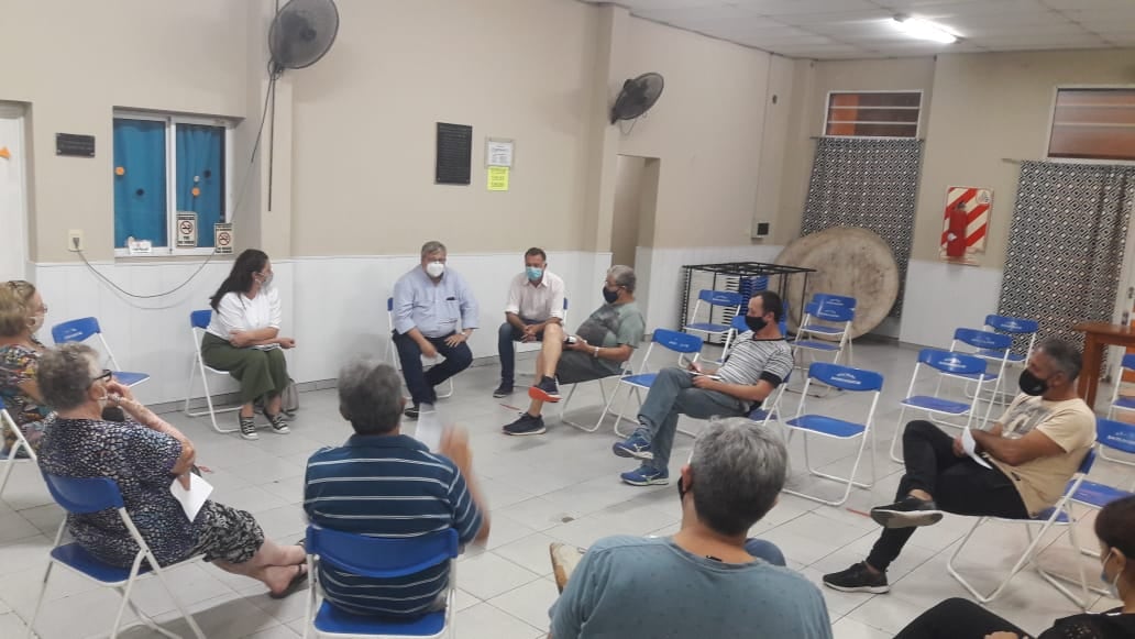 Reunión en la vecinal del barrio Barranquitas por Billetera Santa Fe