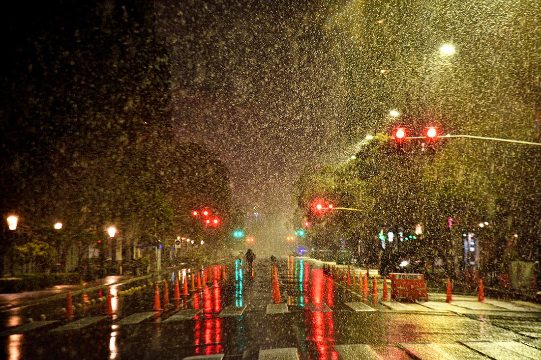 El centro de la capital de Córdoba se cubrió de nieve. (Pedro Castillo/ La Voz)