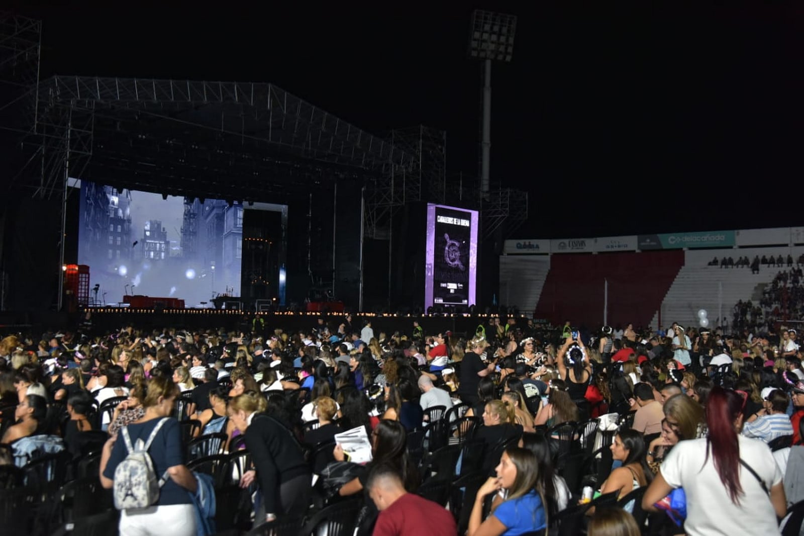 Ricardo Arjona brindó un show en Instituto, ante un estadio lleno. (Facundo Luque / La Voz)