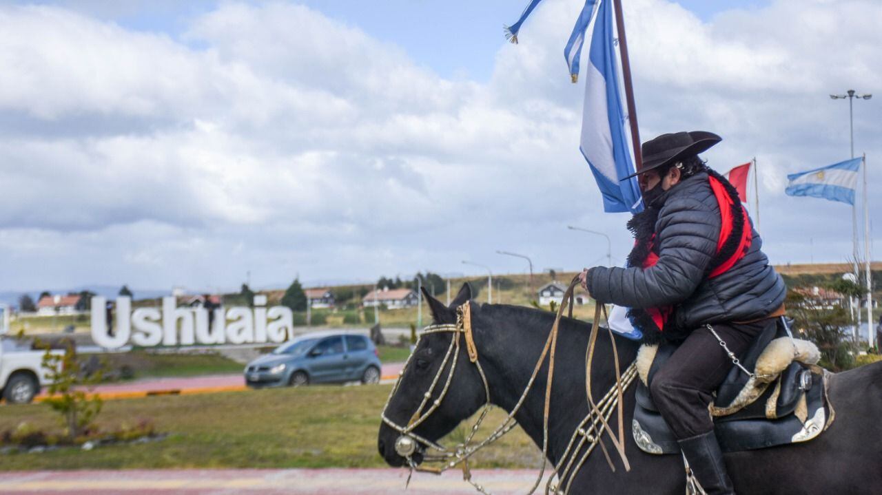 Se realizó una cabalgata por las calles de la ciudad de Ushuaia