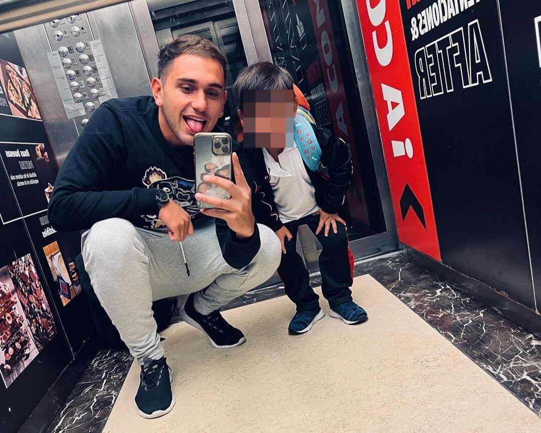 Facundo Ambrosioni, expareja de la influencer, convive con su hijo.