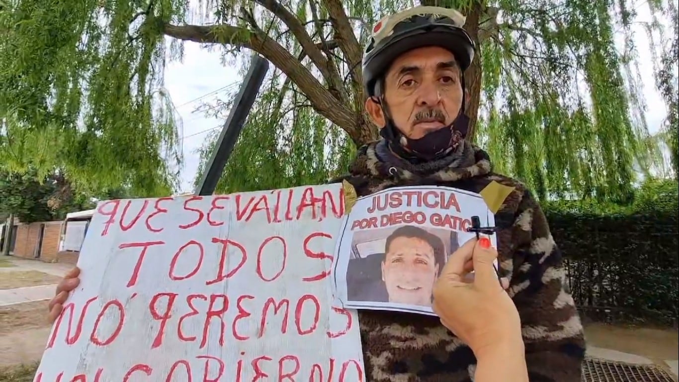 Recibimiento unipersonal al presidente Alberto Fernández en San Luis.