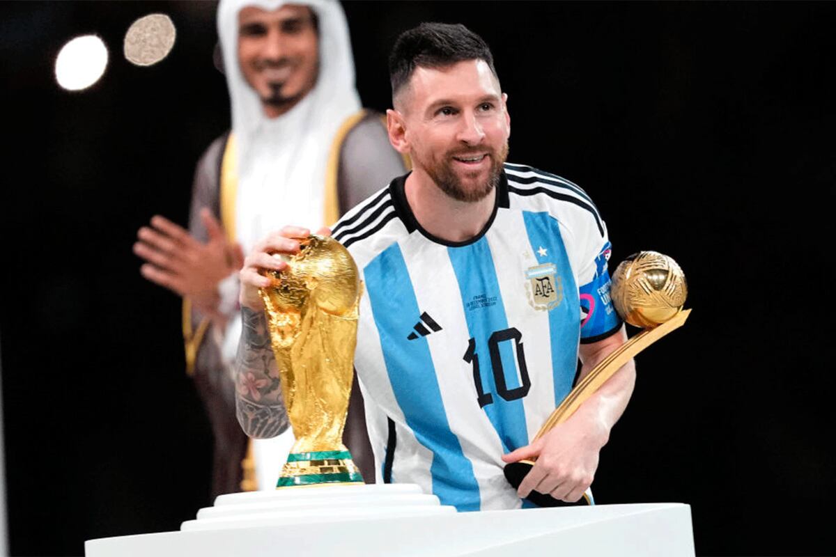 Video: la pelota especial que le diseñó la FIFA a Lionel Messi