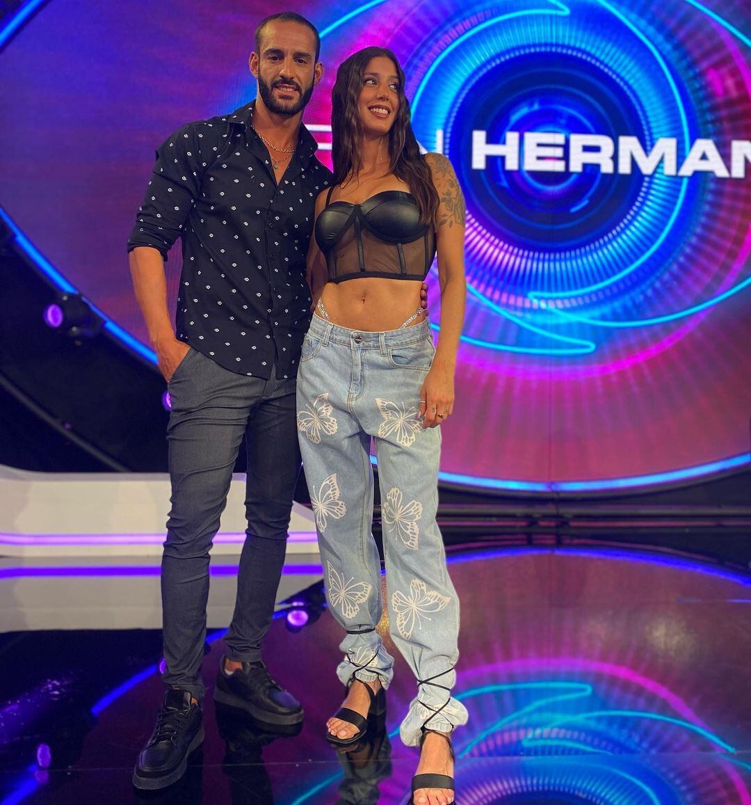 "Tini" de Gran Hermano volvió con un sensual look a las galas.