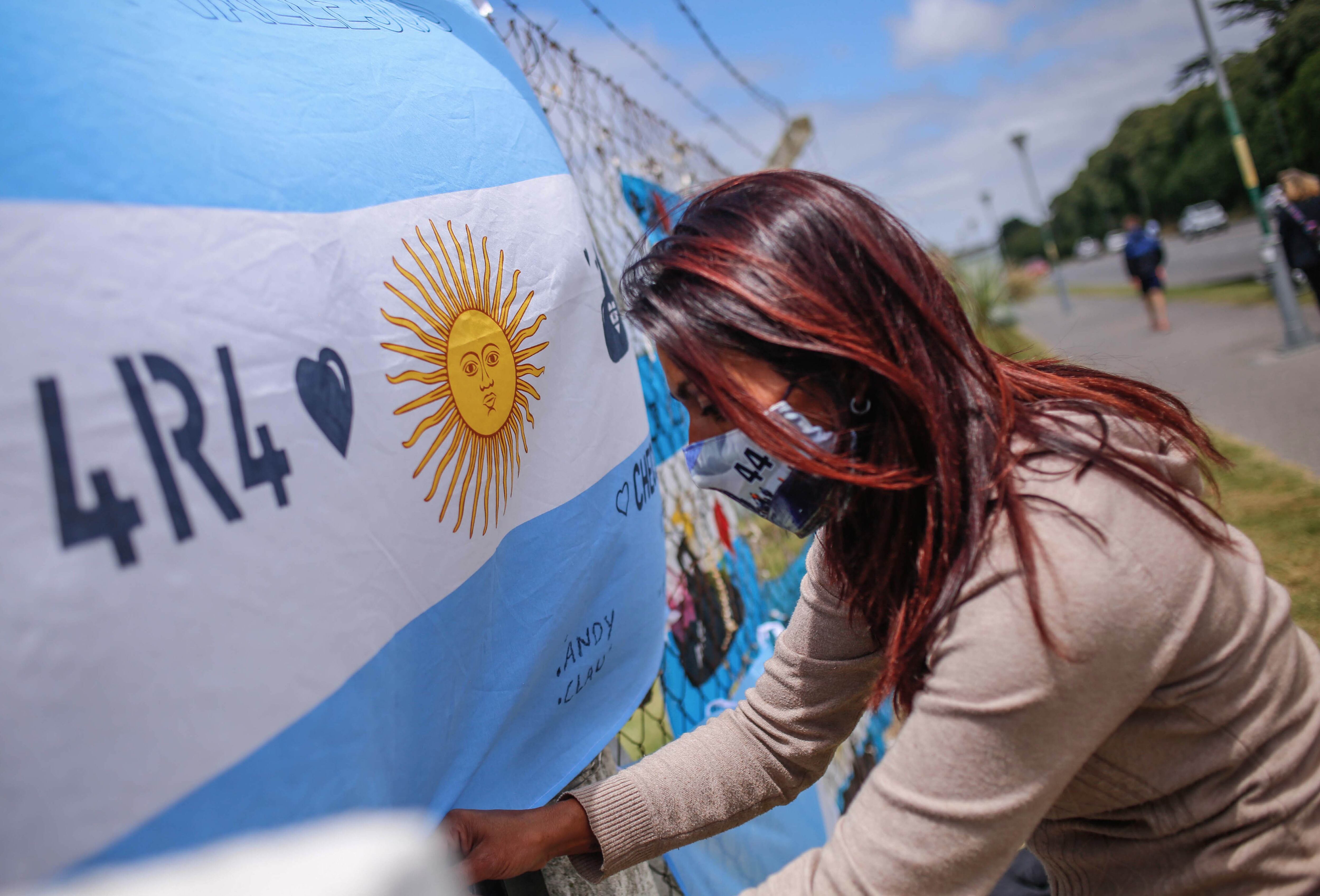 Familiares luego del acto de conmemoración por los 3 años de la ultima comunicación del ARA San Juan.