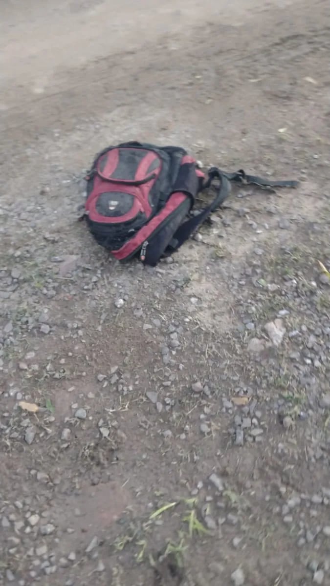 Arriba del transformador encontraron una mochila con un cuchillo y un corta fierro.