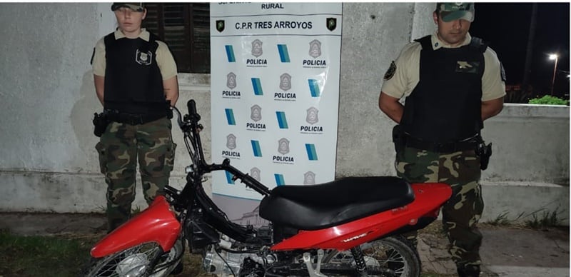 Policía Rural de Tres Arroyos intercepta motocicleta adulterada