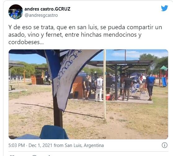 Hinchas de talleres y Godoy cruz entre asado, cánticos y fernet