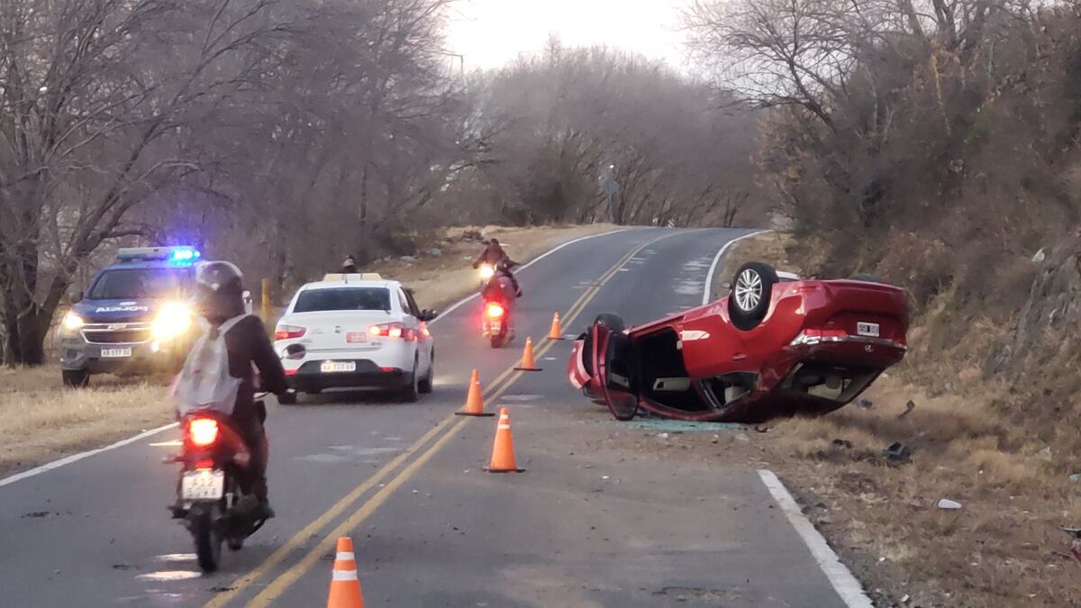 Córdoba: habría una explicación al misterio del auto volcado en la ruta