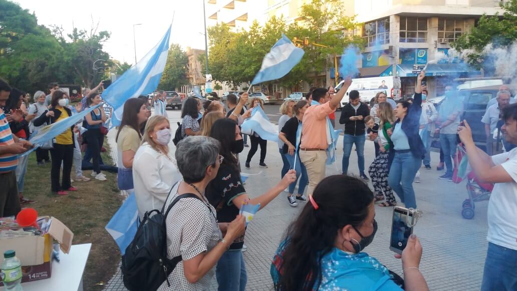 JUNTOS cerró su campaña en la Plaza San Martín