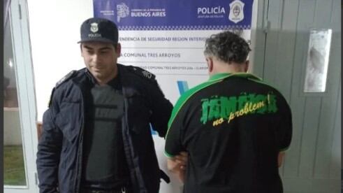 Allanamientos en Tres Arroyos y Claromecó: incautan 500 pastillas de éxtasis, armas y otras drogas