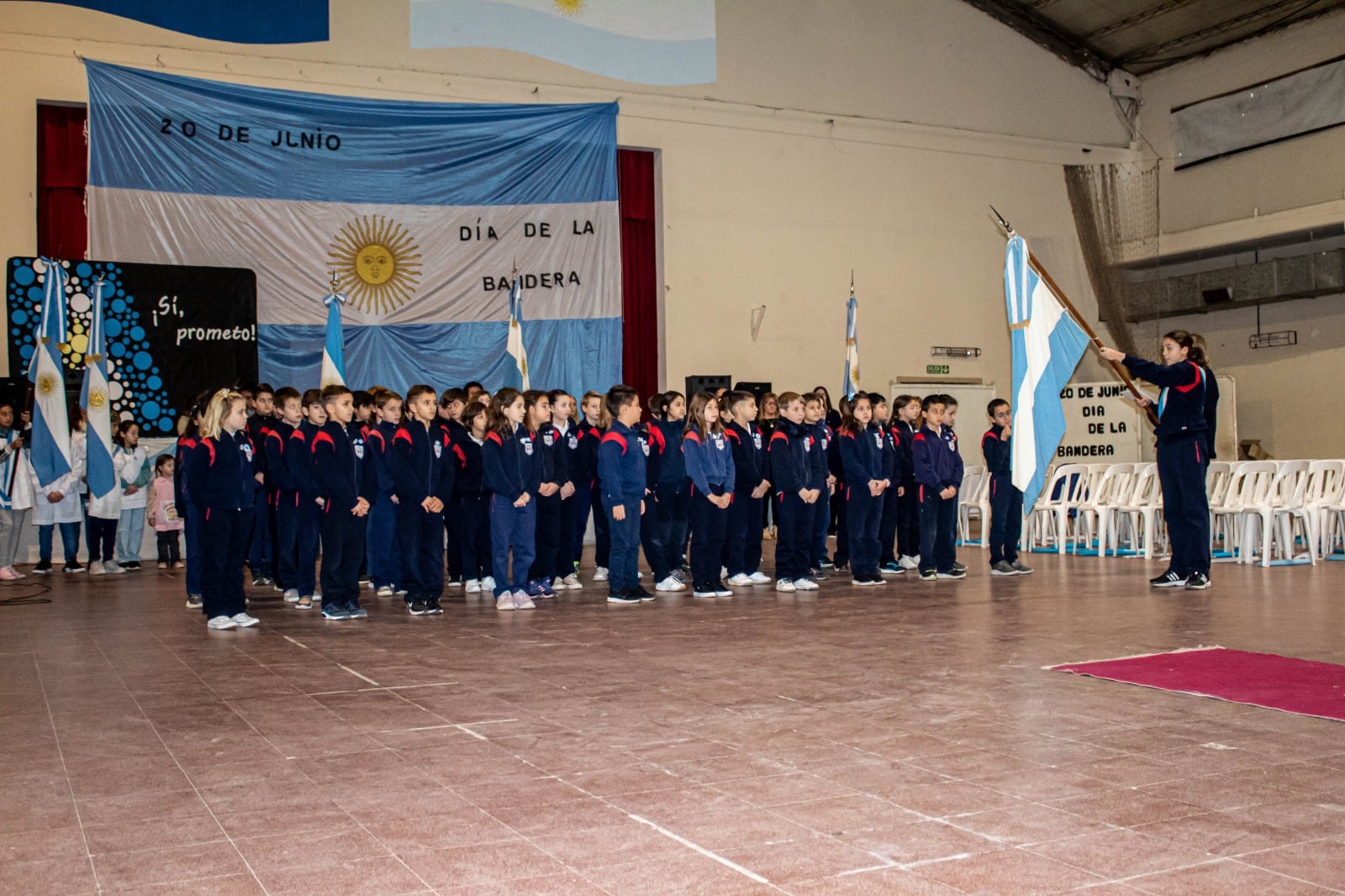 Acto Oficial del Día de la Bandera en el Colegio Holandés de Tres Arroyos