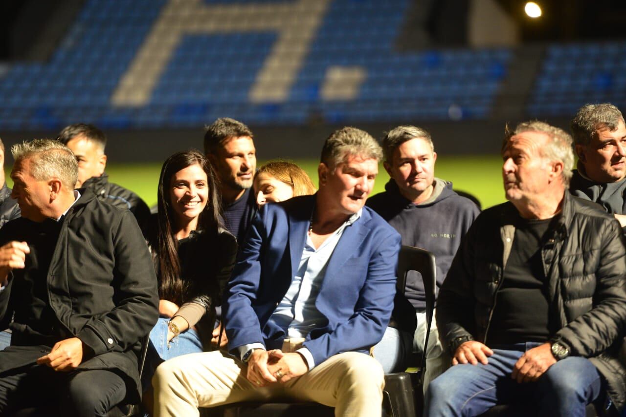 Luis Fabián Artime en la asamblea de Belgrano en el estadio Gigante de Alberdi. (Javier Ferreyra / La Voz)