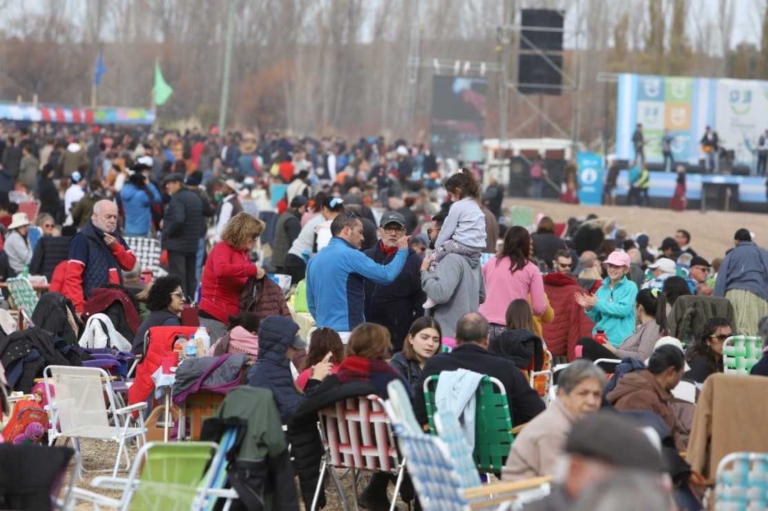 Miles de personas fueron parte del Pericón del Reencuentro en San Rafael.