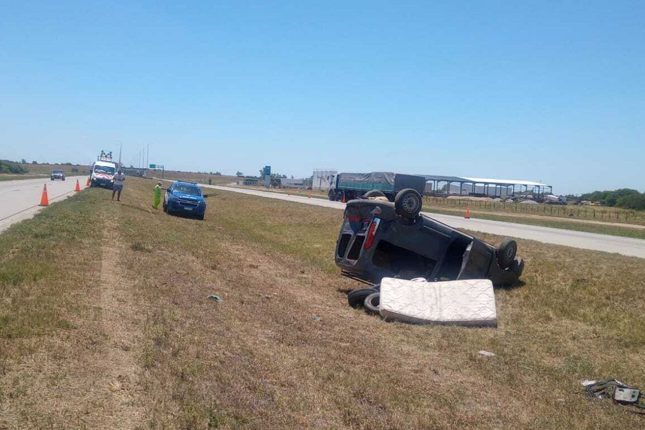 Accidente en la Autopista Córdoba Rosario, a la altura de Villa María. (La Voz)