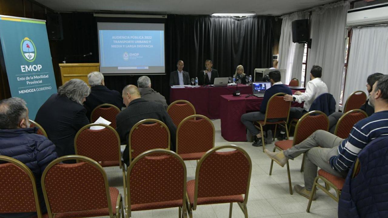 Audiencia pública por aumento del boleto de colectivo. Orlando Pelichotti / Los Andes