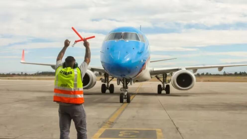 Aerolíneas Argentinas cancela acumulación de millas para funcionarios con pasajes pagados por Estado. Foto: Infobae