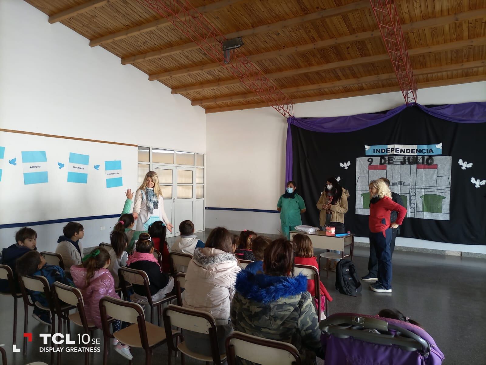 Integrantes del Centro de Atención Primaria brindaron una charla en el Barrio Ruta 3 Sur