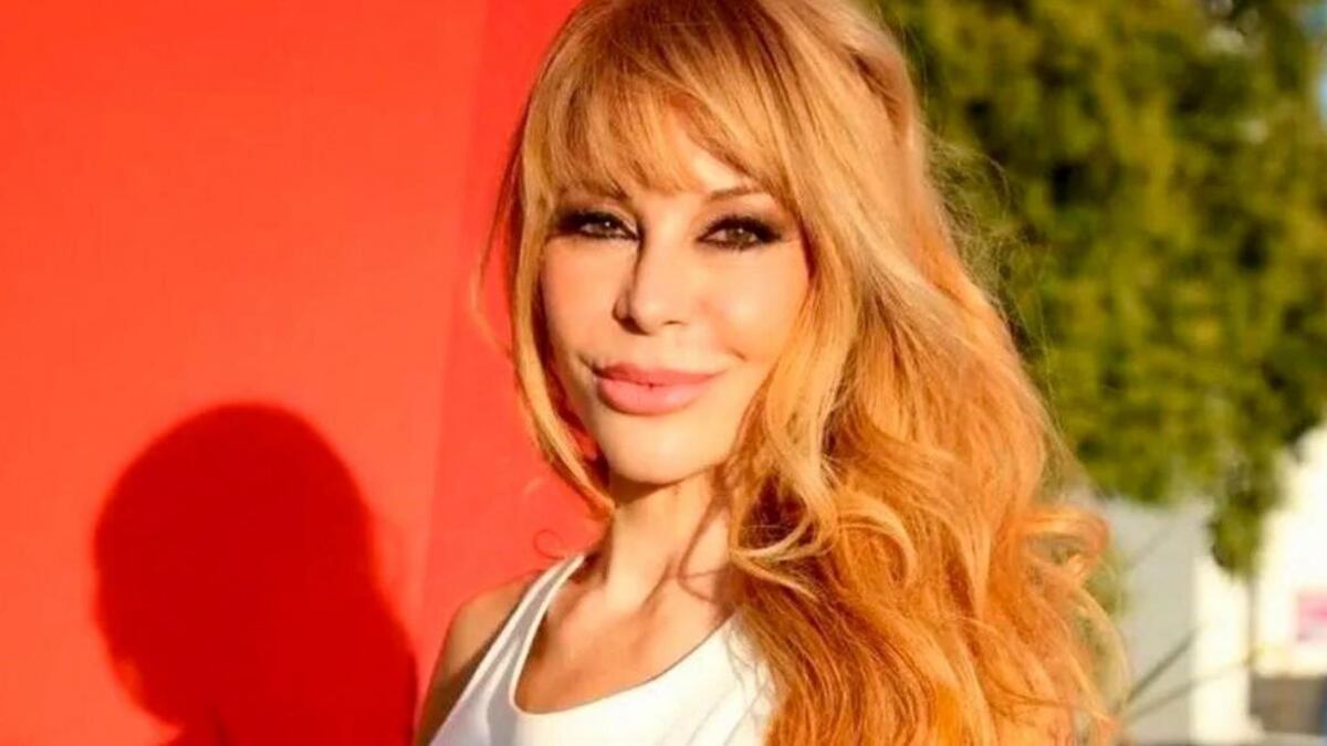 Graciela Alfano lució sus piernas con un vestido blanco: “Preparando todo para una noche hot”