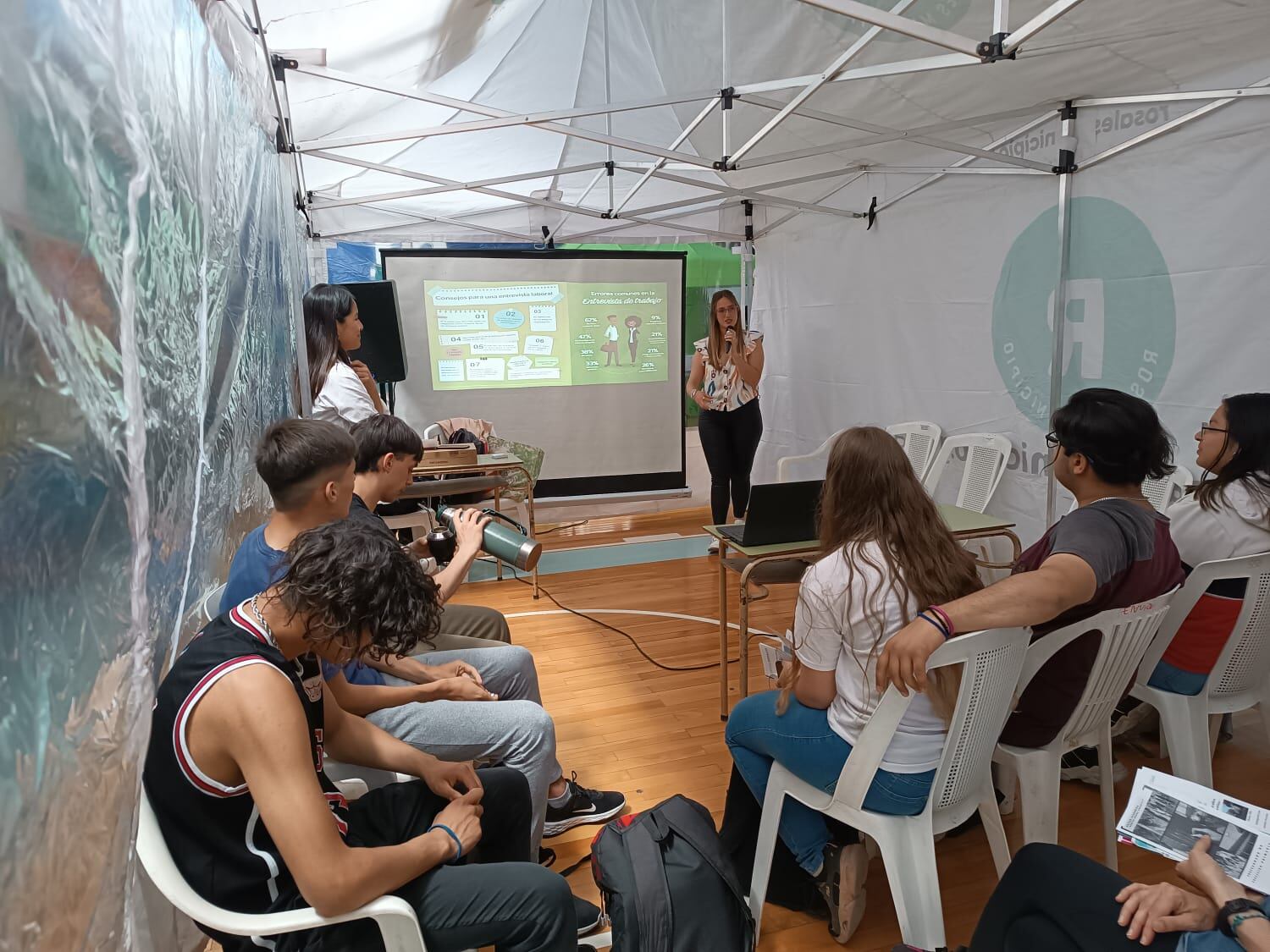 Distintas áreas del Municipio participaron de  la 5° Expo Joven en Coronel Rosales.