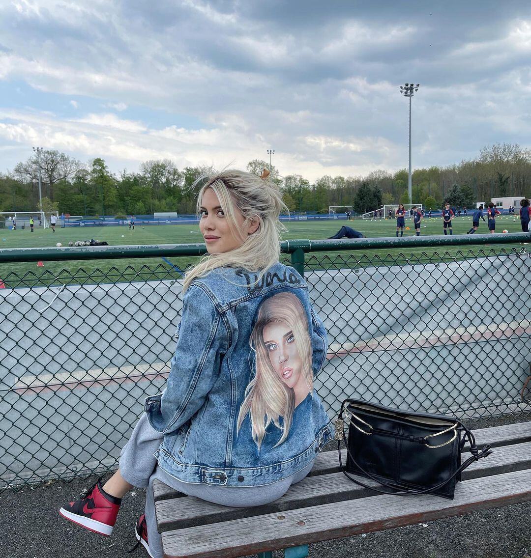 Wanda Nara con su campera de jean exclusiva.