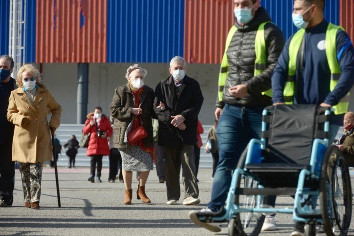 Falleció una mujer de 86 años en un centro de vacunación: acababa de recibir la segunda dosis
