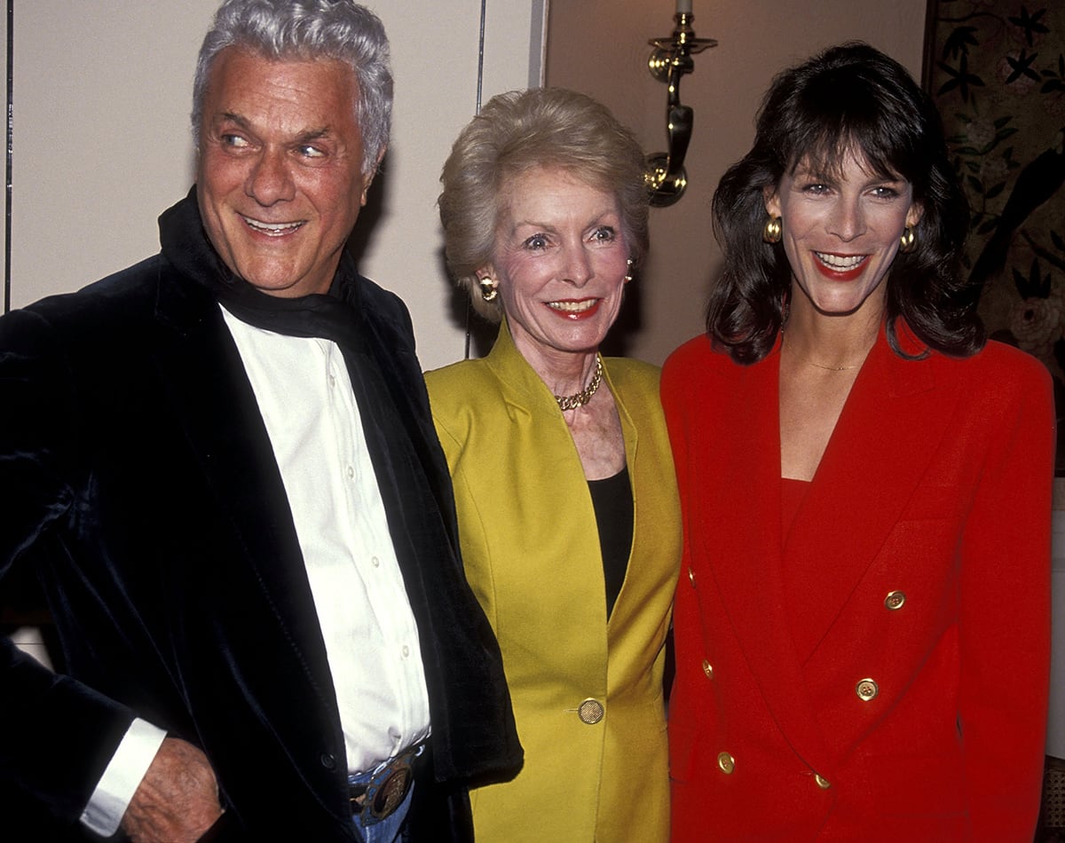 Jamie Lee Curtis junto a sus padres Tony Curtis y Janet Leigh.