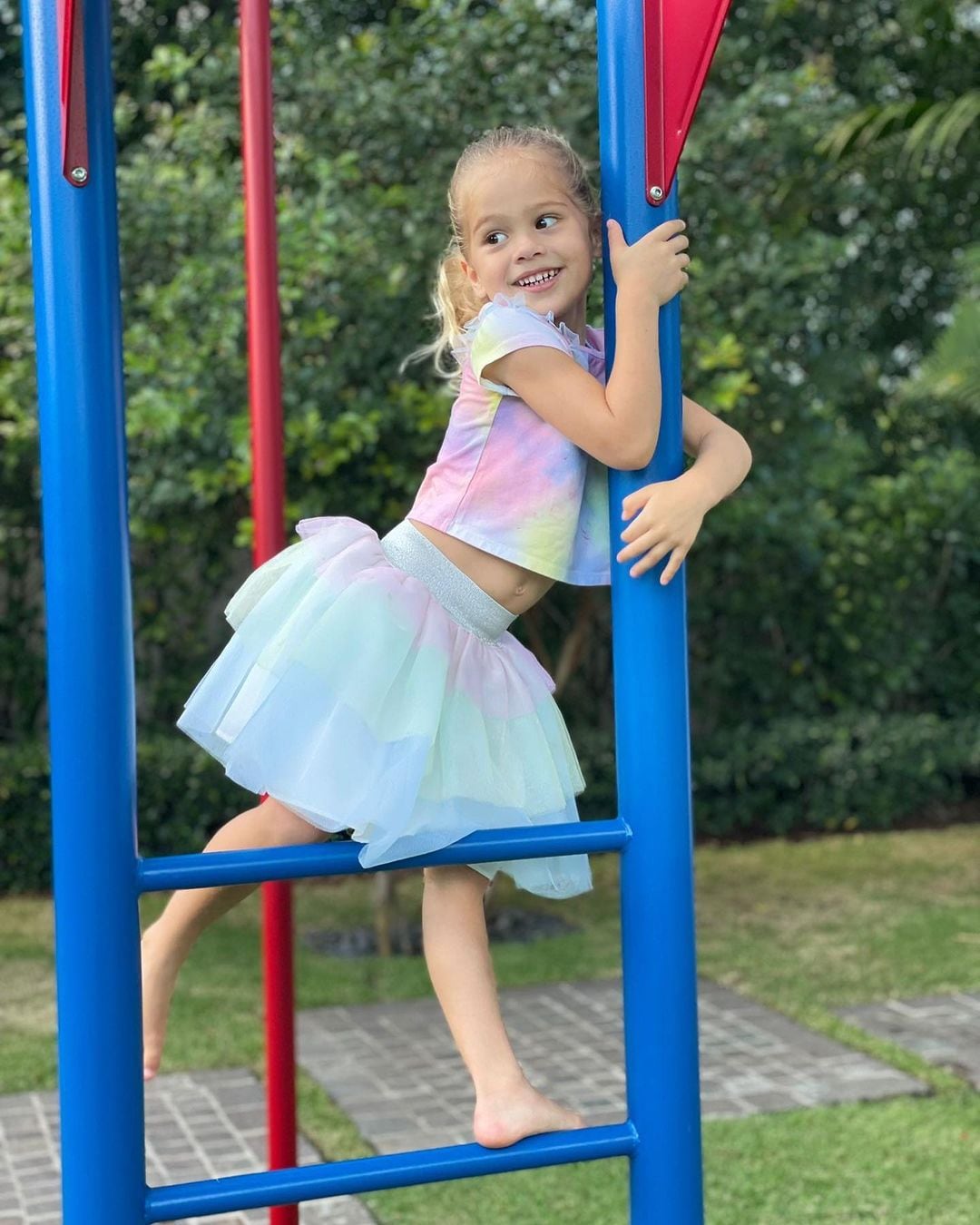 Lucy, la hija mayor de Enrique Iglesias y Anna Kournikova