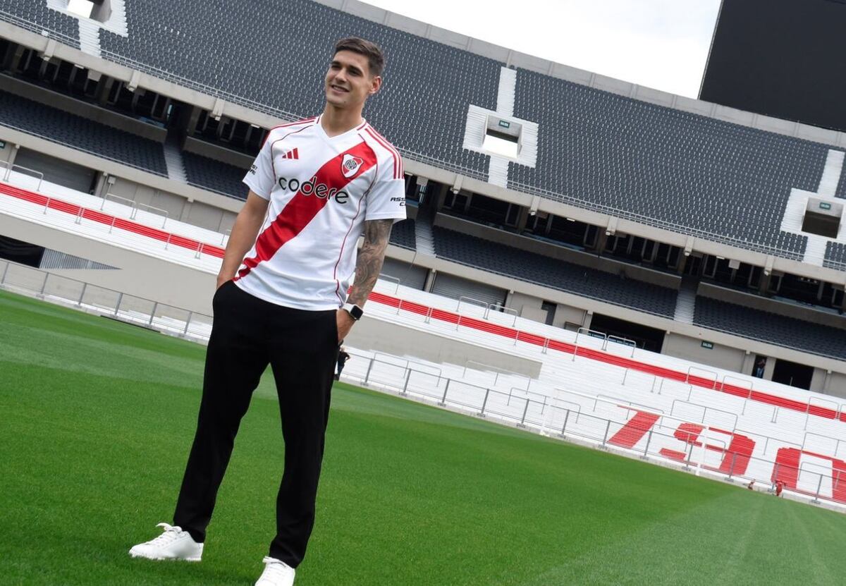 River se sigue reforzando: así fue la bienvenida a Martínez Quarta en su regreso