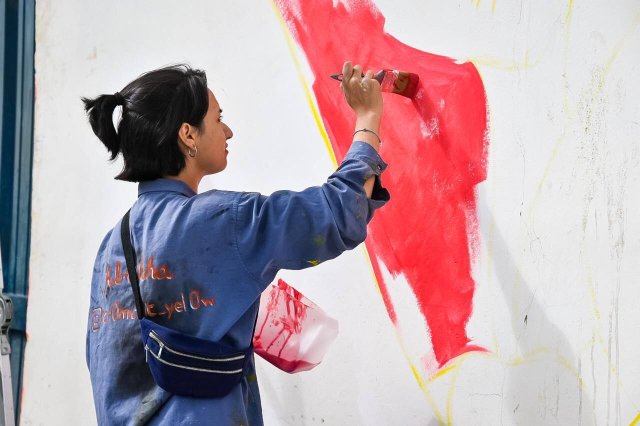 Tolhuin se viste de colores en el segundo encuentro provincial de Muralistas.