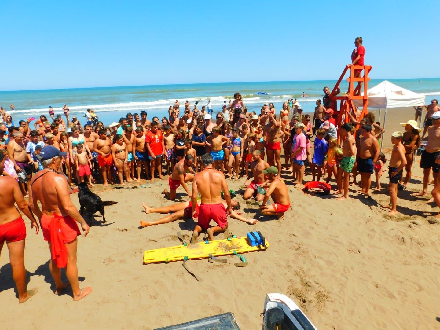 Exitosas charlas de Educación sobre el mar de los Guardavidas en Orense y Dunamar