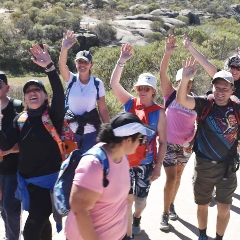 A lo largo del recorrido, los fieles contaron con estaciones de asistencia.