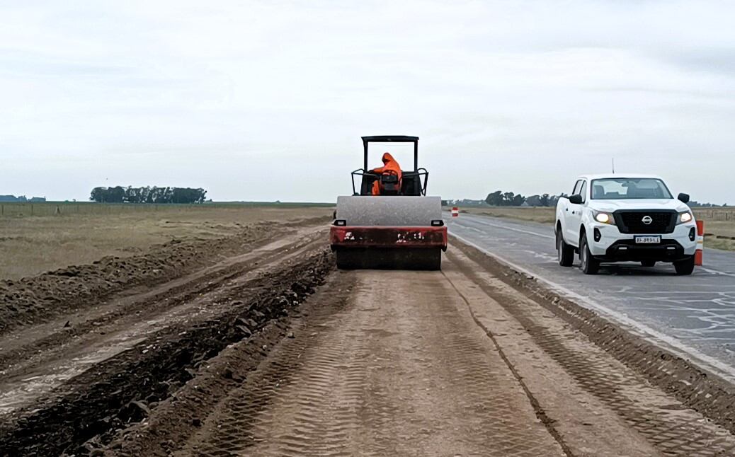 Avanzan los trabajos de repavimentación de la Ruta Nacional Nº3 entre Tres Arroyos y Gonzales Chaves