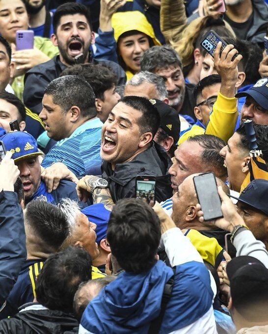 De futbolista ídolo a vice y ahora presidente. Juan Román Riquelme es presidente de Boca. (@BocaJrsOficial)