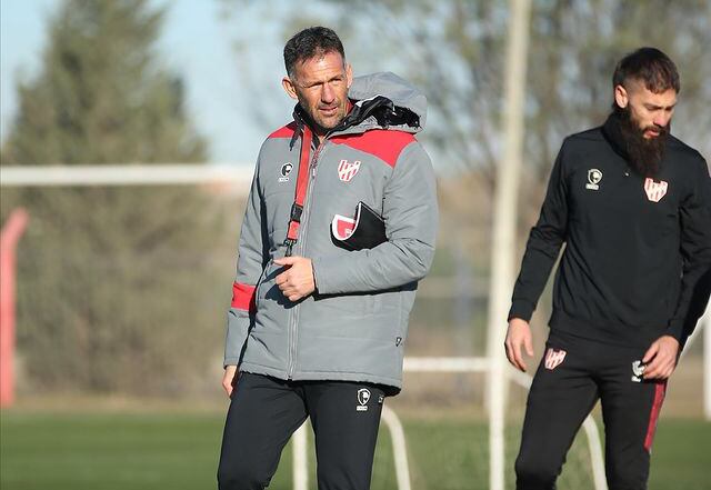 Diego Dabove, nuevo DT de Instituto, y la semana previa al cotejo ante River. (Prensa IACC).