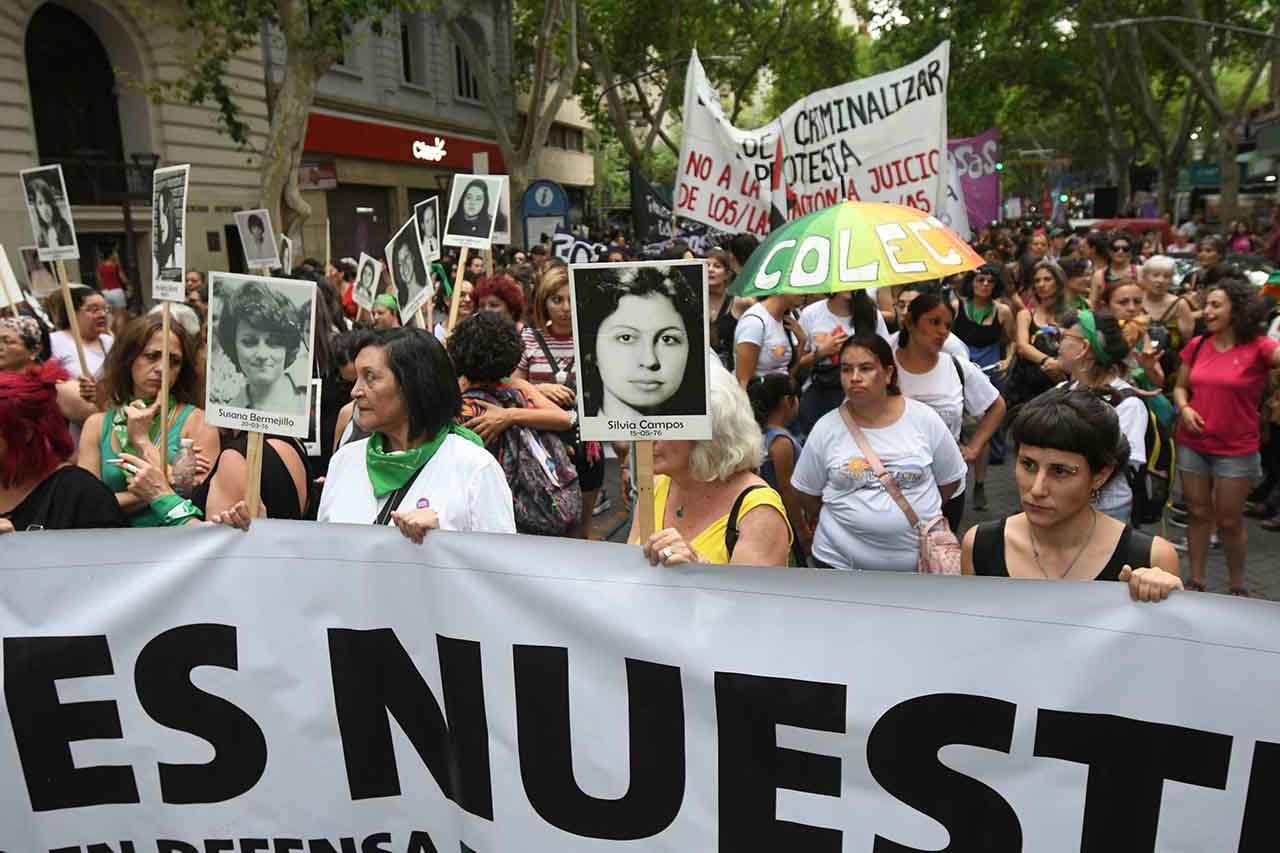 25N en Mendoza: Marcha por el Día de Lucha contra la Violencia de Género, las manifestantes se concentraron en el kilómetro 0 de Mendoza 

Foto: José Gutierrez / Los Andes