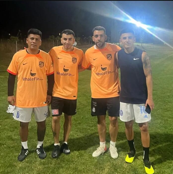 Thiago Almada y Ángel Correa en un picado antes de enterarse que iban a Qatar.