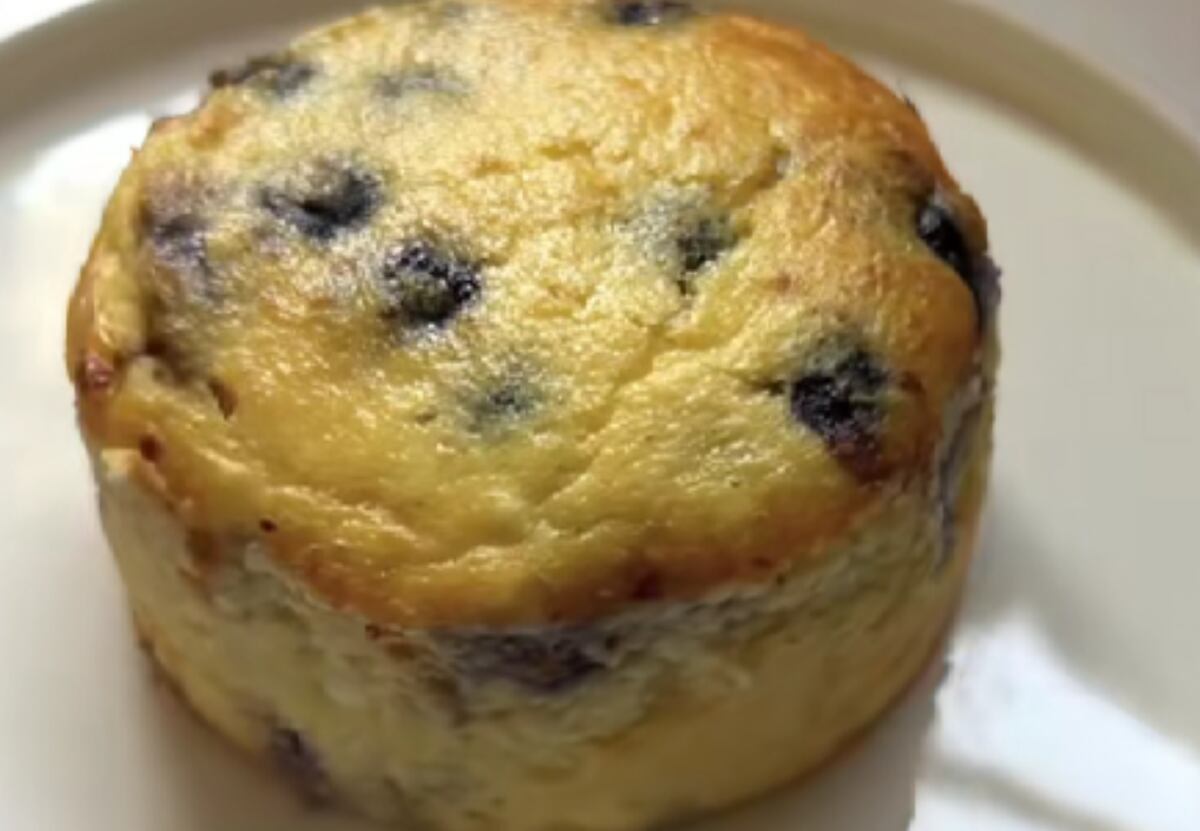 Cómo hacer una tarta de ricota y arándanos en la freidora de aire: la receta lista en pocos minutos