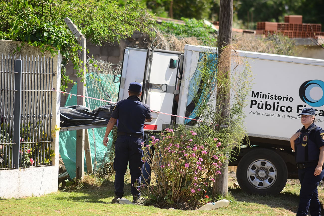 Doble Crimen de las hernanas en barrio Autódromo, que fueron encontradas en pozo de agua. (José Gabriel Hernández / La Voz)