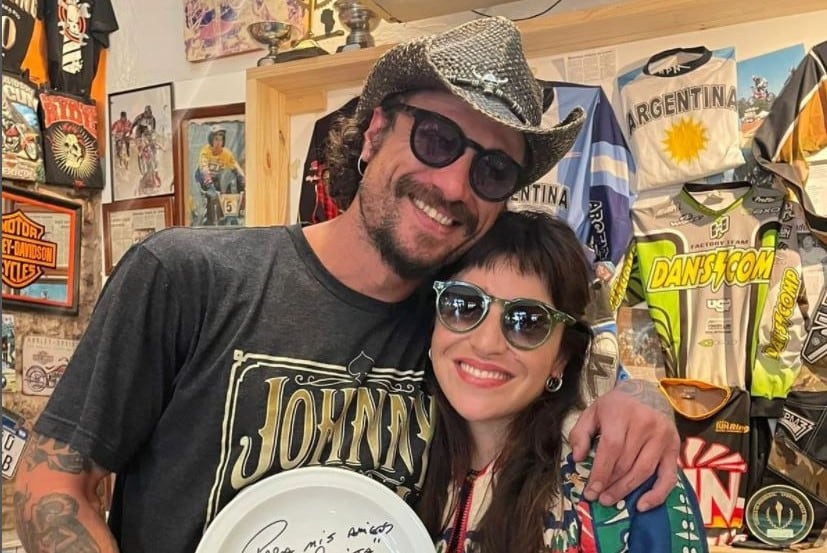 Daniel Osvaldo y Gianinna Maradona, juntos en Villa María, en el bar Malabar Circo (Foto: Instagram @malabar.circo.pub)