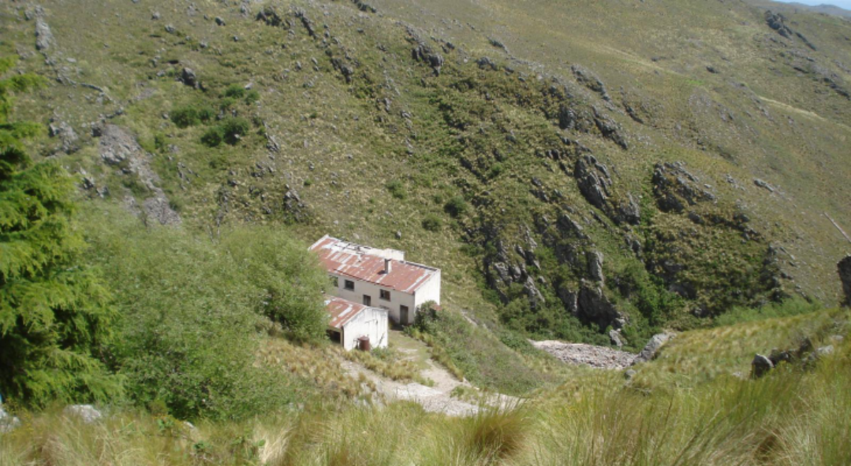 El pueblo fantasma escondido en las sierras de Córdoba y rodeado de túneles mineros
