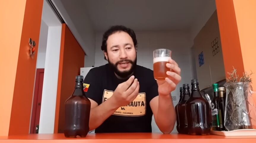 Cómo hacer cerveza artesanal en casa, en 5 minutos y sin equipos especiales: mejor que en un bar