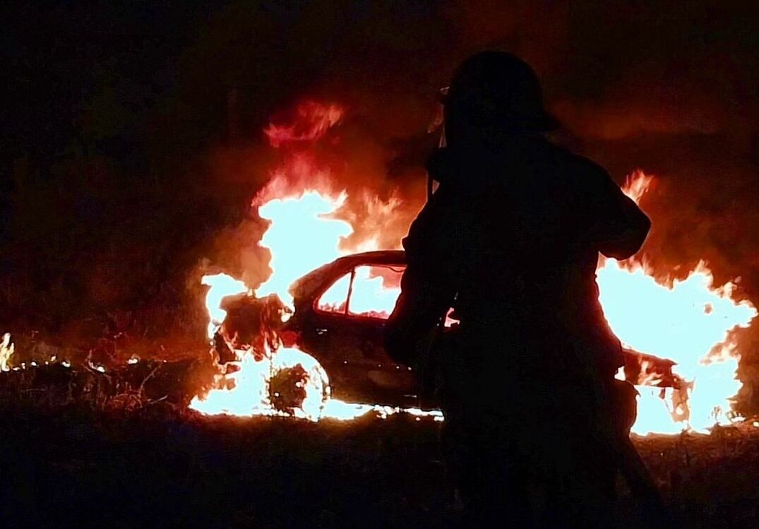 Incendio de vehículo en Ruta E 52 Arroyito