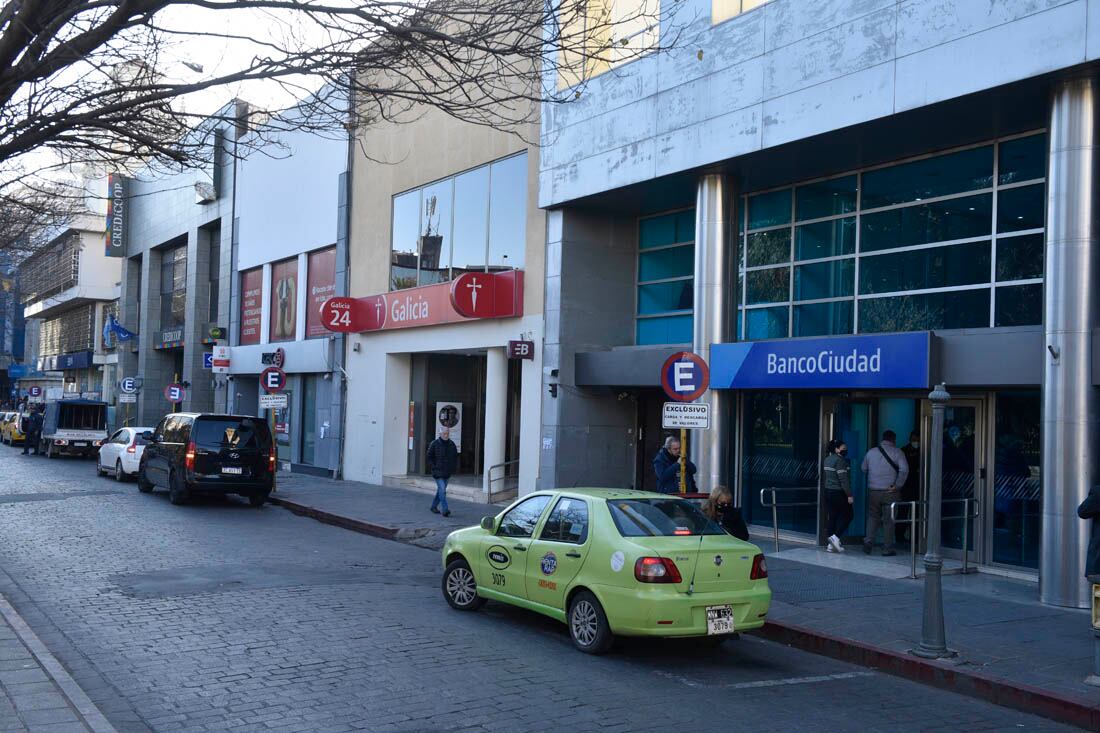 Los bancos permanecerán cerrados durante este viernes. 