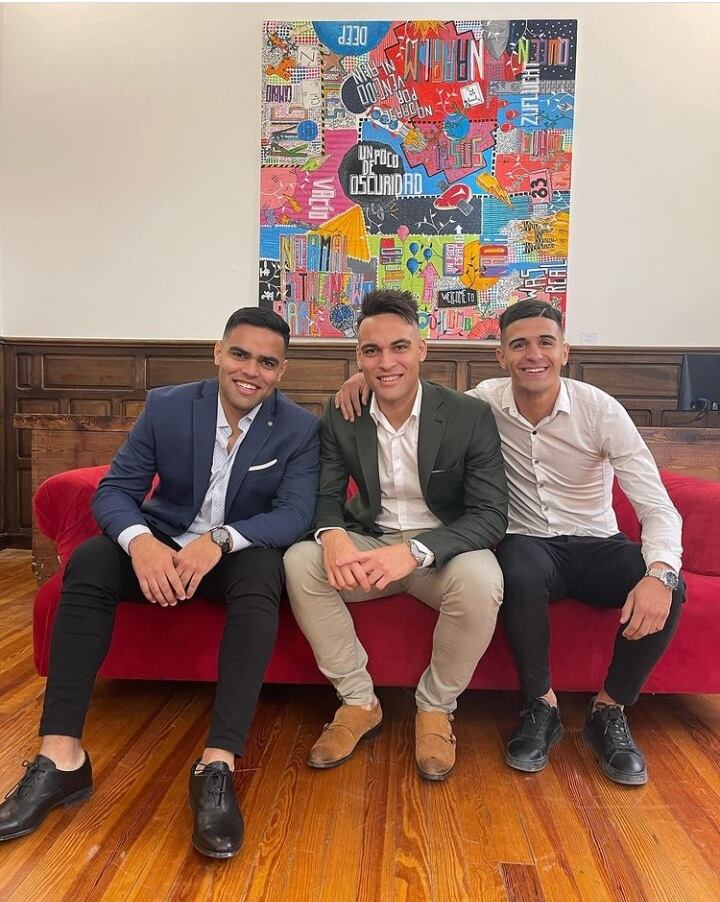 Alan y Lucas junto a Lautaro Martínez para celebrar el bautismo de Nina en Mendoza.